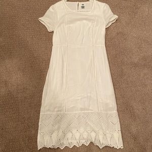white short sleeve knee length dress